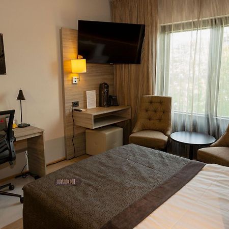 Hotel Pommern Mariehamn Bagian luar foto