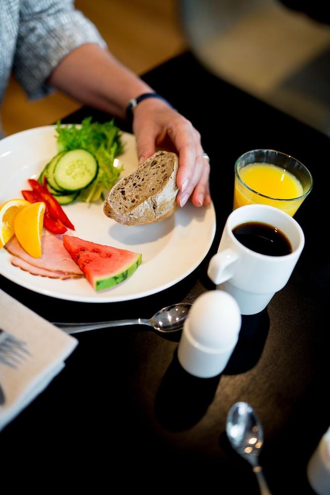 Hotel Pommern Mariehamn Bagian luar foto